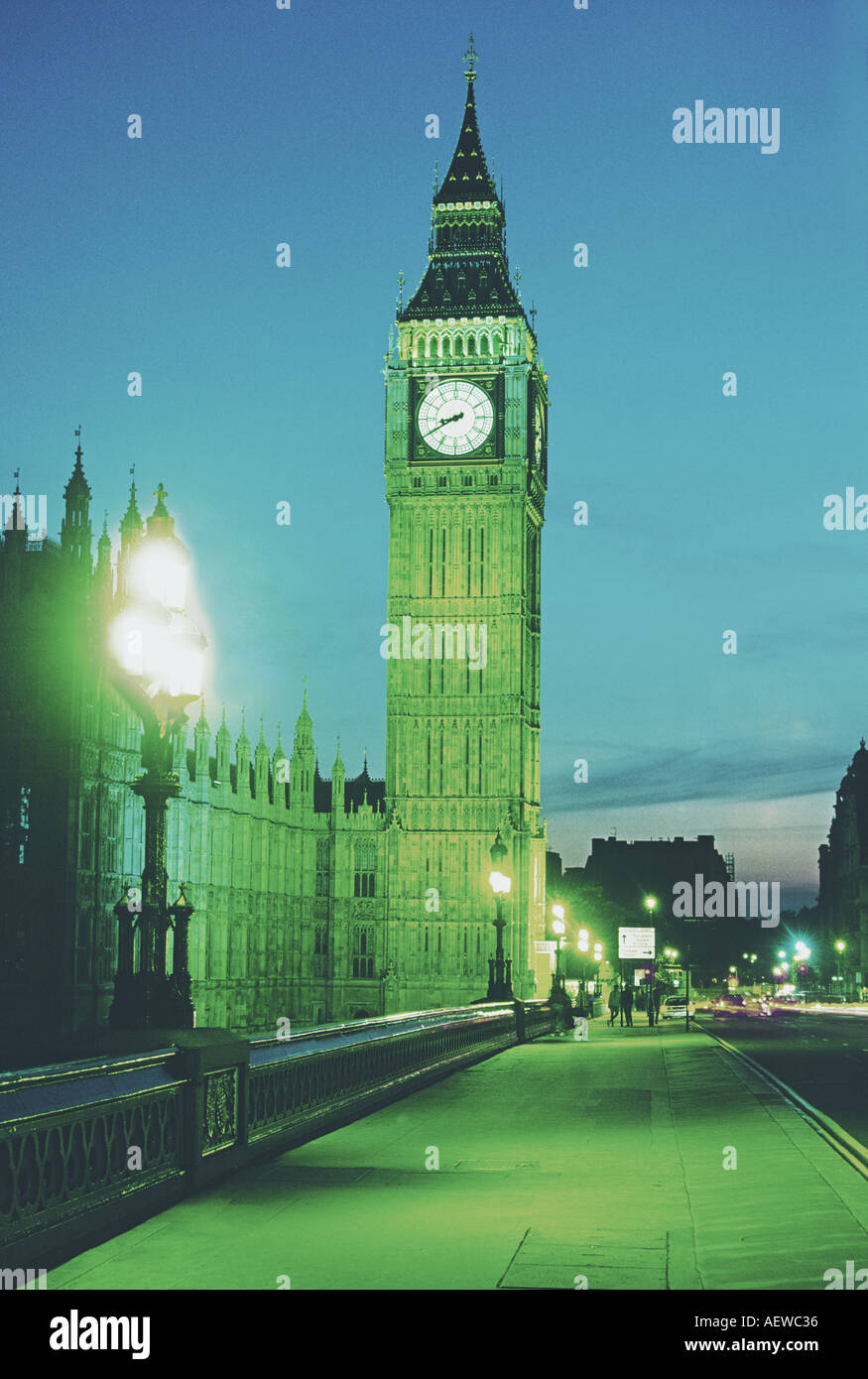GB di Londra Big Ben Case del Parlamento al tramonto Foto Stock