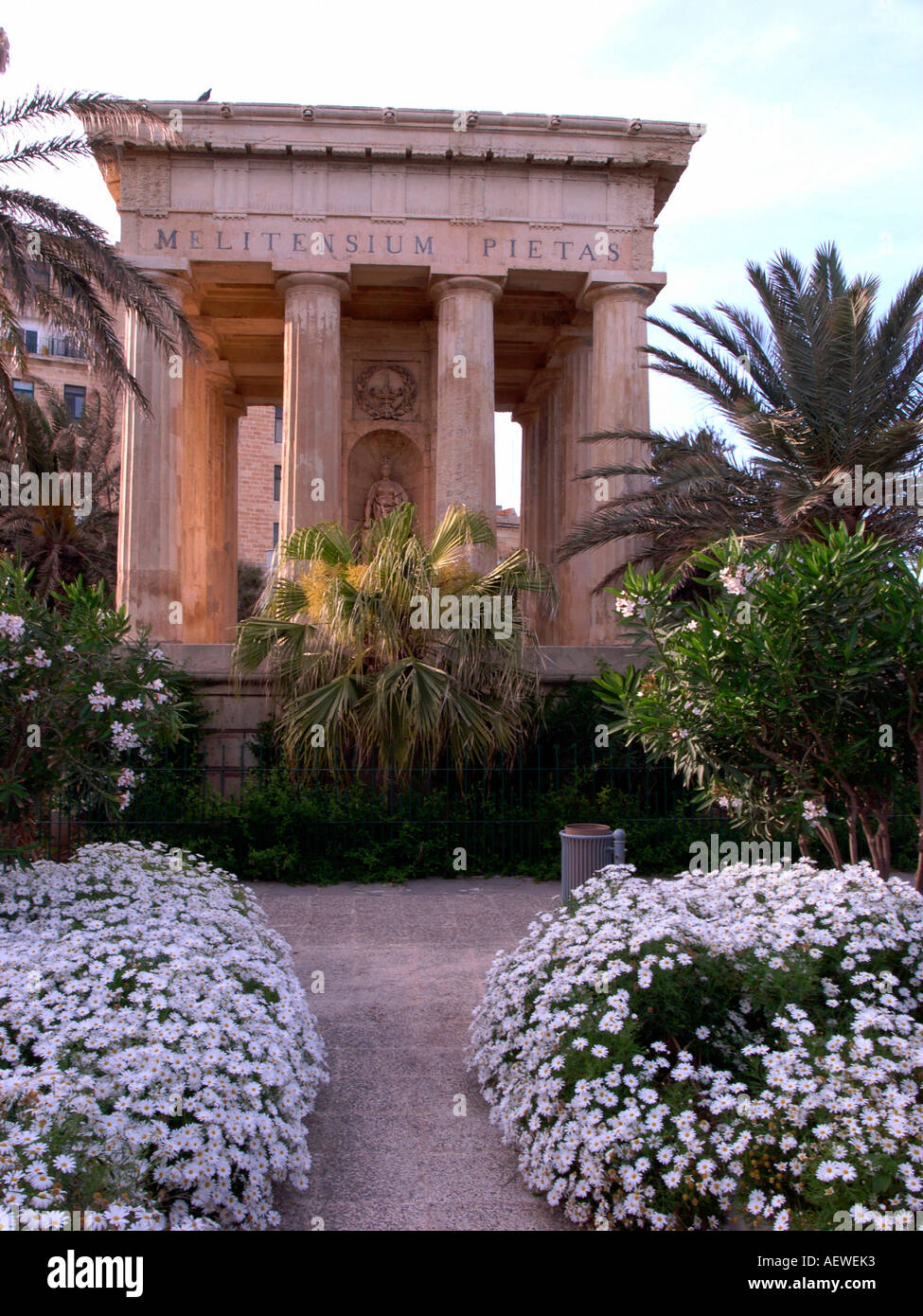 Memorial follia del governatore a Sir Alexander Ball,inferiore Barracca Gardens ,Valletta, Malta Foto Stock