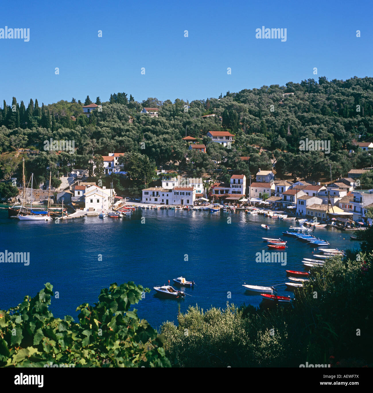 Porto di Lakka Paxos Isole Greche Grecia Hellas Foto Stock