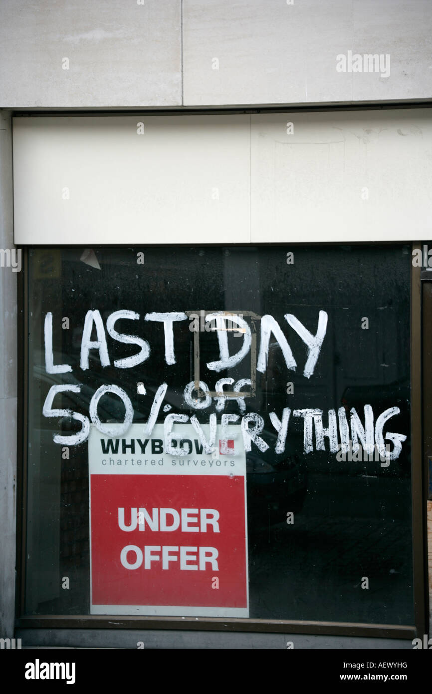 Chiuso shop, Colchester, Essex, East Anglia, England, Regno Unito Foto Stock