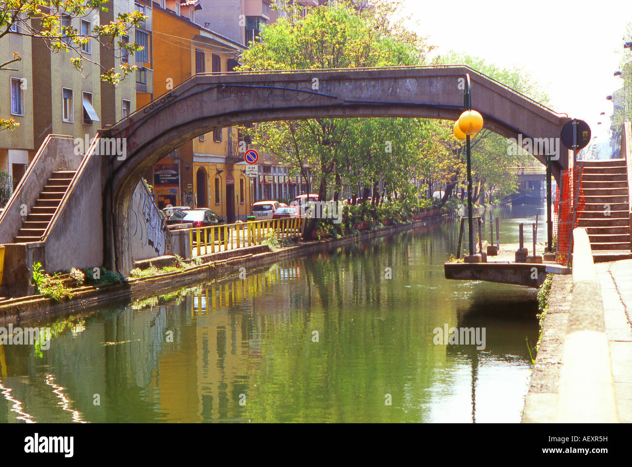 Naviglio Grande Canal, Lombardia, Italia settentrionale, unendo il fiume Ticino nr. Tornavento alla Porta Ticinese dock,noto anche come la Darsena di Milano. Foto Stock