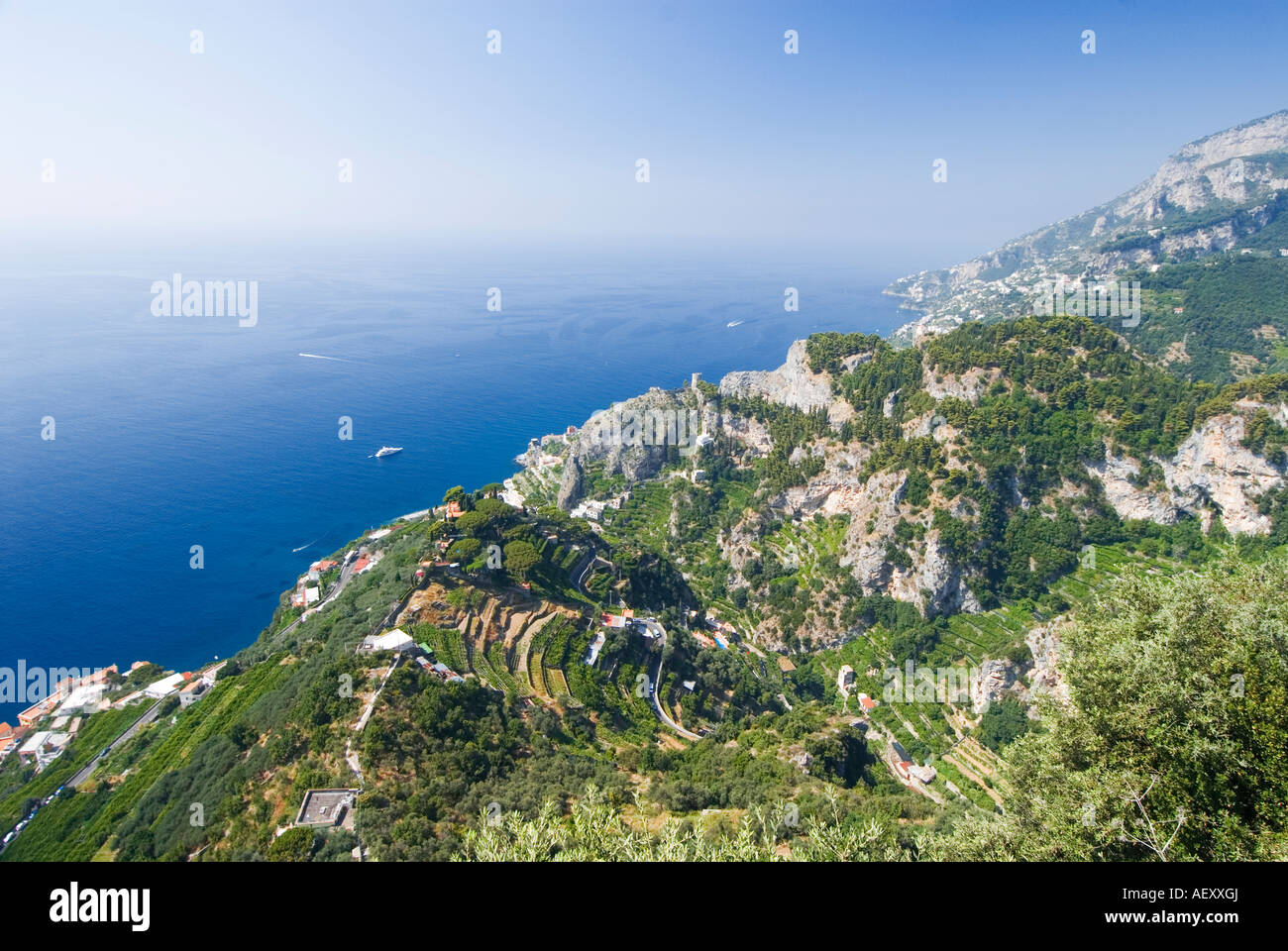 Vista della costa di Amalfi Villa Cimbrone Ravello Italia Foto Stock