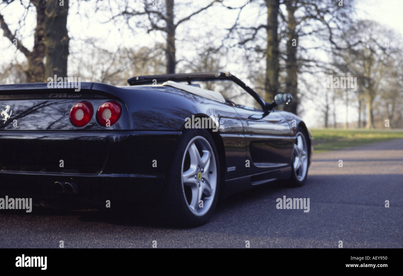 Nero Ferrari 355 in Windsor Great Park Foto Stock