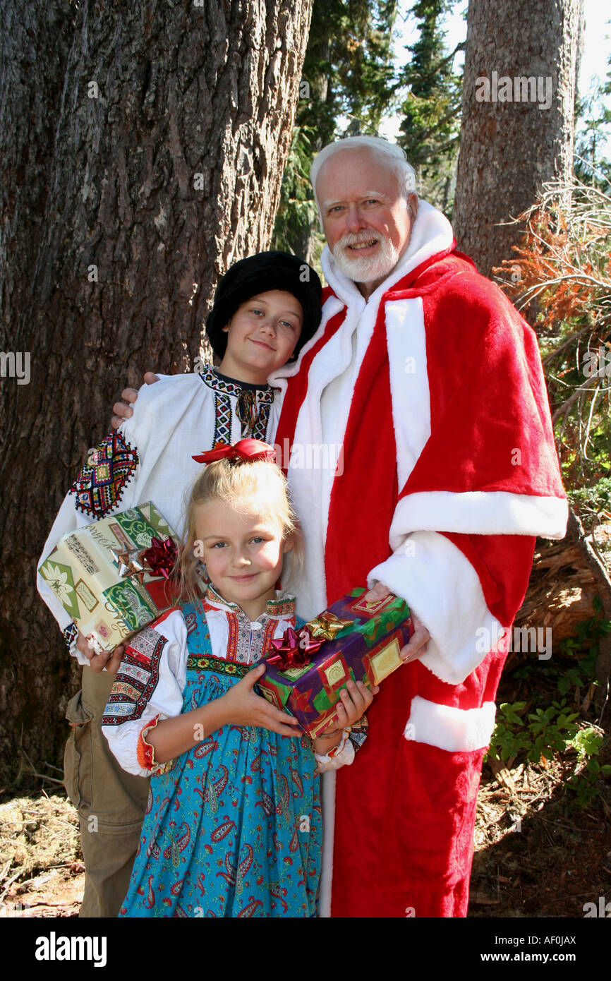 Ded Moroz e bambini, Mt Rainer, Washington, Stati Uniti d'America Foto Stock