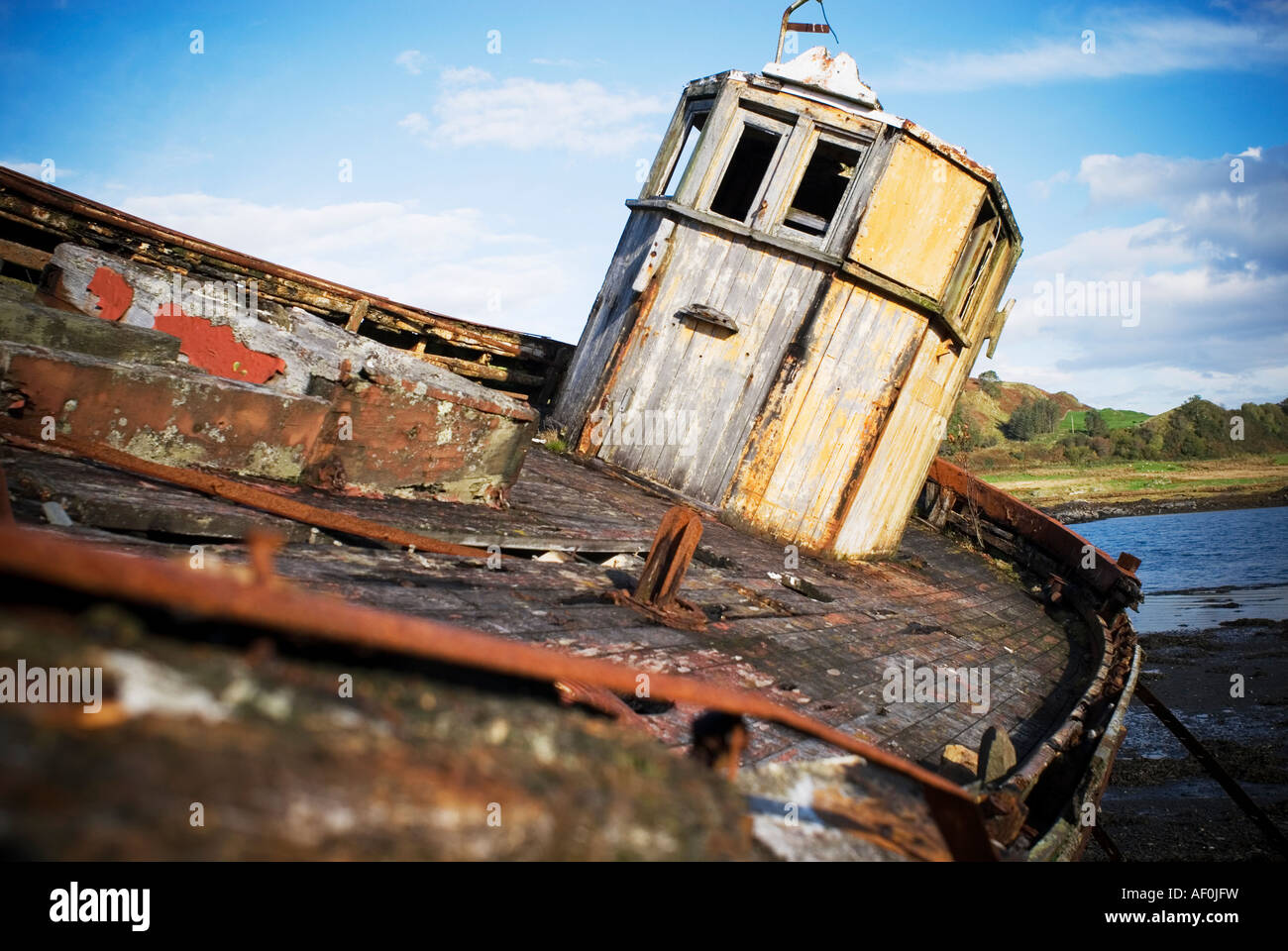 Abbandonato il vecchio barca sull Isola di Kerrera, Scozia Foto Stock