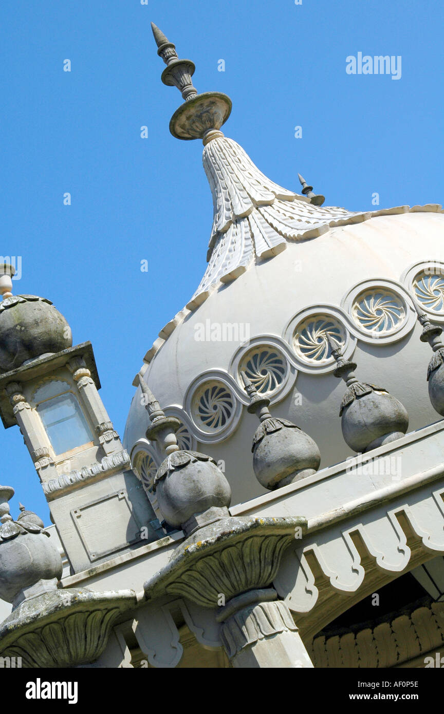 Brighton Pavilion dettaglio con cielo blu sullo sfondo Brighton Inghilterra Foto Stock