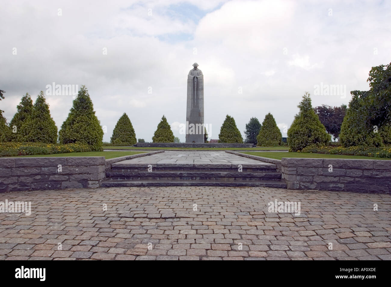 St Julien Memorial a WW1 soldati canadesi che morì in primo luogo gli attacchi di gas della Grande Guerra St Juliaan Belgio Foto Stock