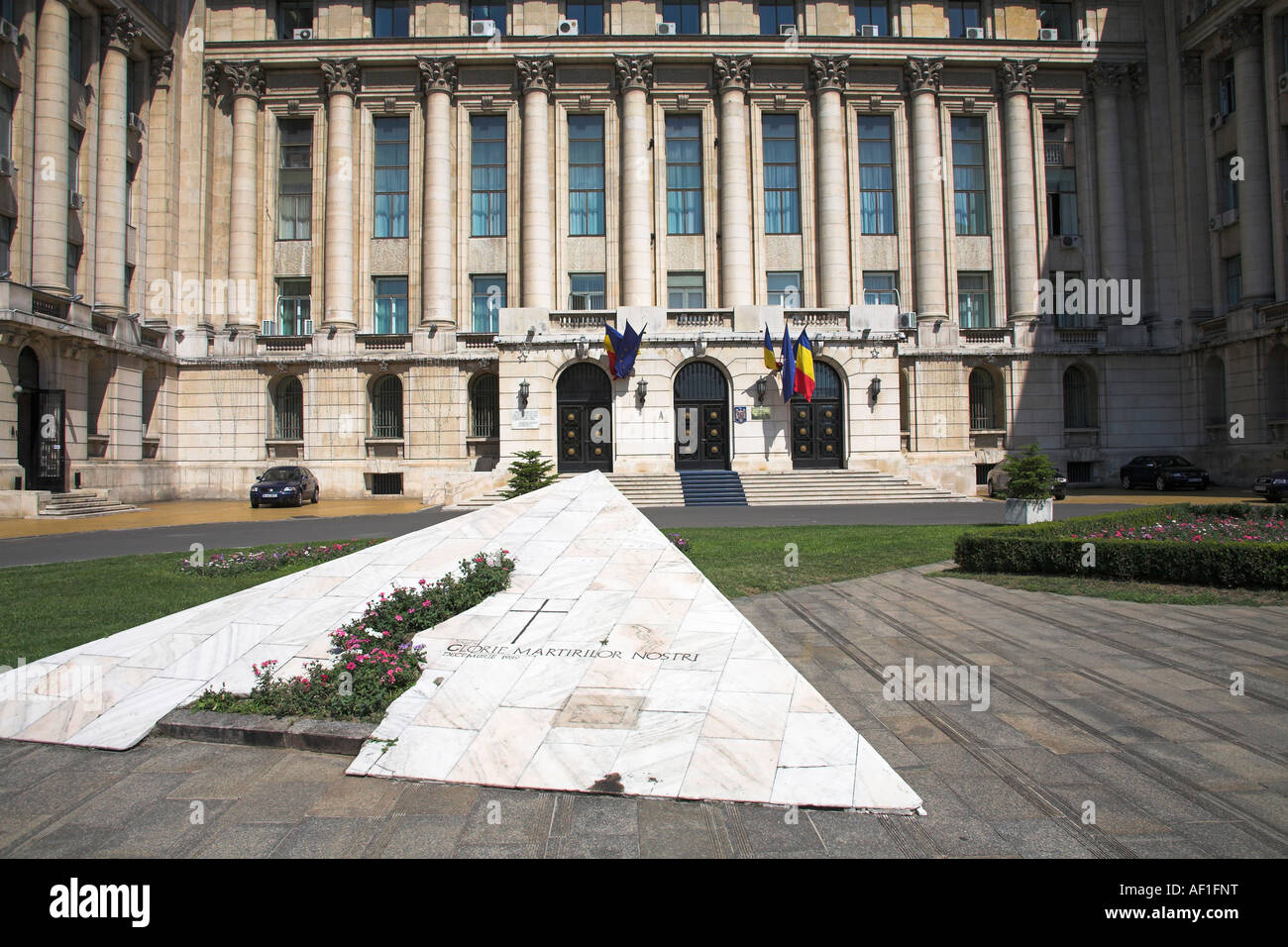 Monumento alla rivoluzione del 1989, ministero degli Interni e della riforma dell'amministrazione, la Piazza della Rivoluzione, Bucarest, Romania Foto Stock