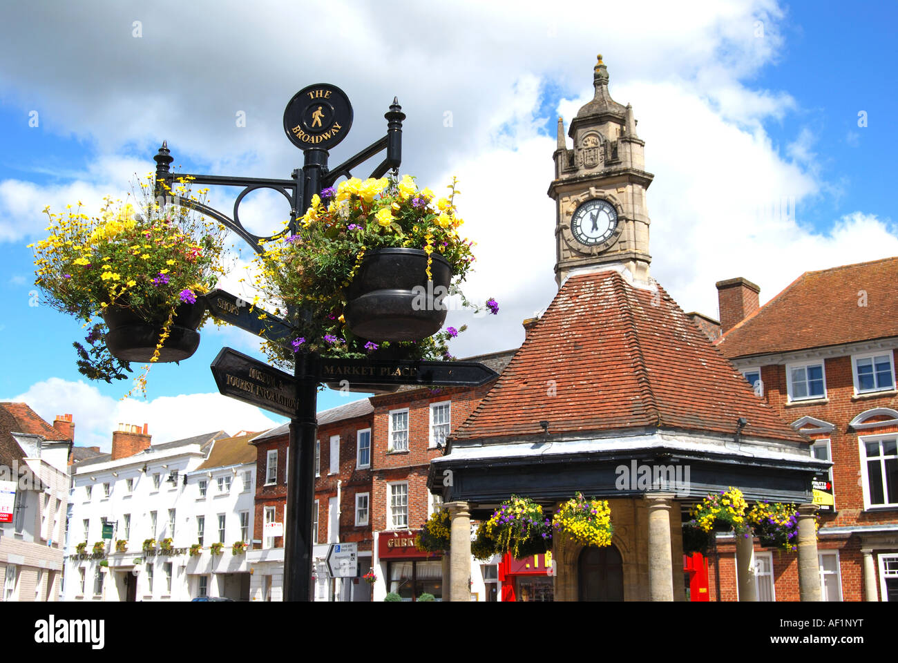 Clock House, Northbrook Street e Broadway, Newbury, Berkshire, Inghilterra, Regno Unito Foto Stock