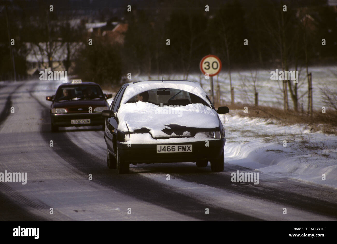 Automobile in neve Foto Stock