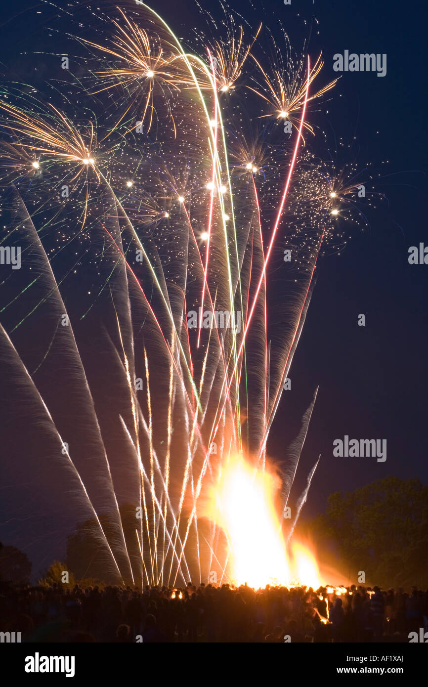 Fuochi d'artificio al Cotswold Olympicks Foto Stock