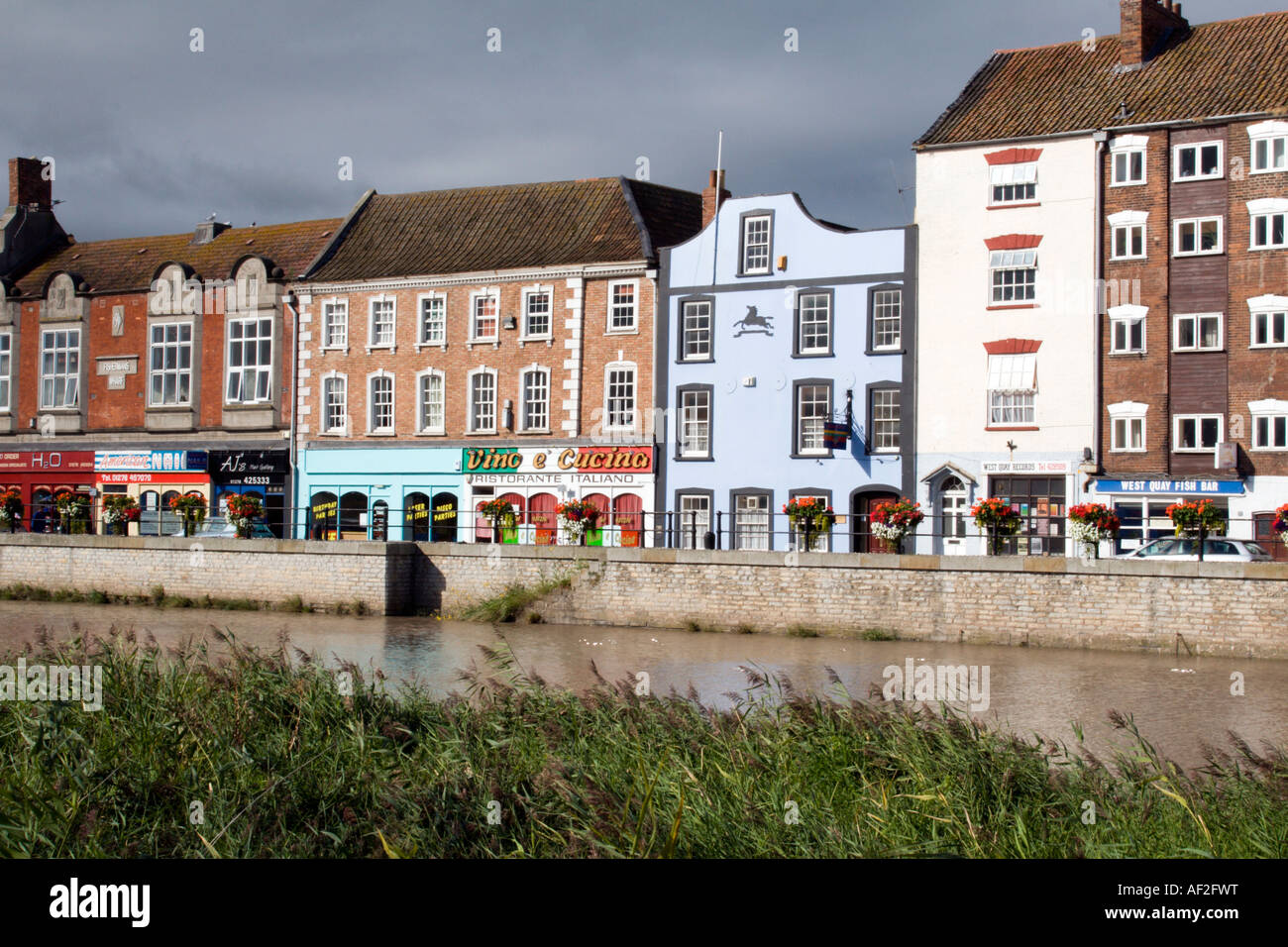 Vista la varia architettura del West Quay in Bridgwater Somerset Foto Stock