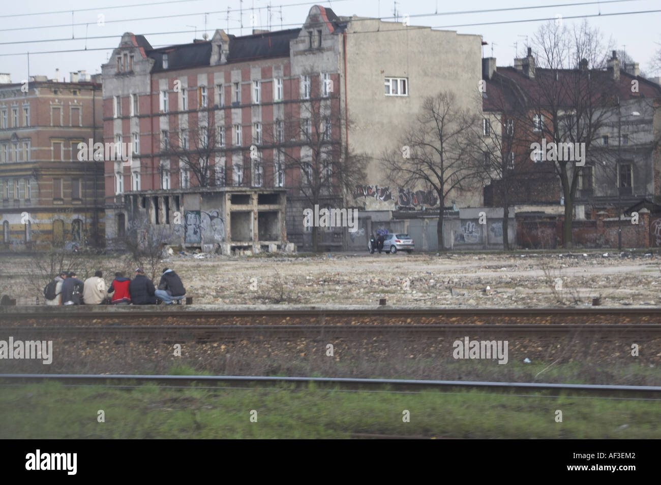 Alta Slesia Polonia. La gente seduta sulle vie di bere alcolici Foto Stock