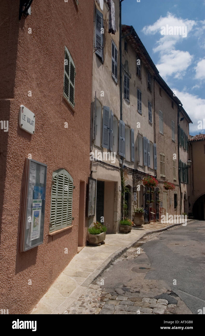 Rue du Valat nella città vecchia di Seillans Provence Francia Foto Stock