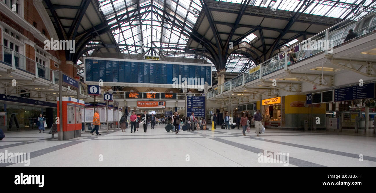 Dalla stazione di Liverpool Street London REGNO UNITO Foto Stock