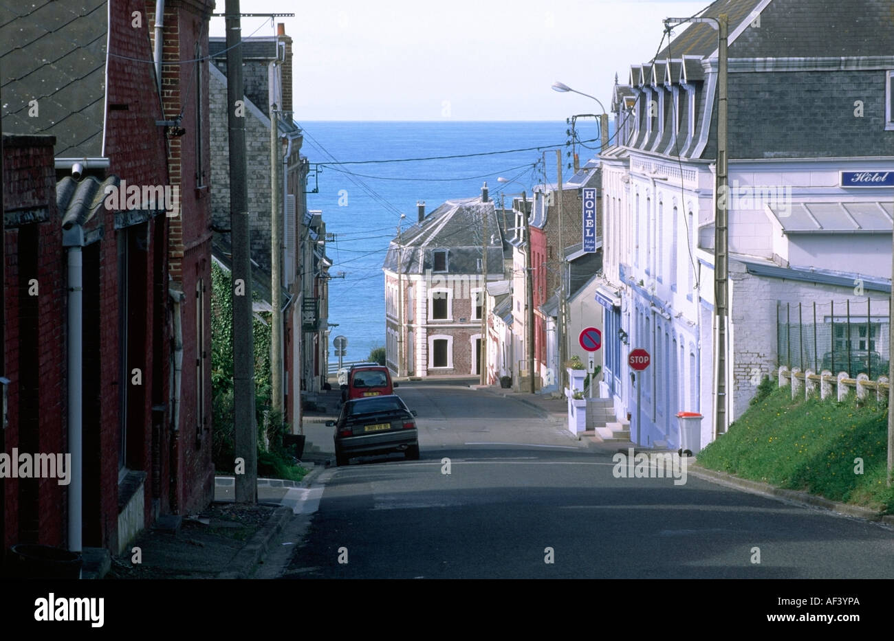 Street in Ault La Somme Picardia Francia Foto Stock
