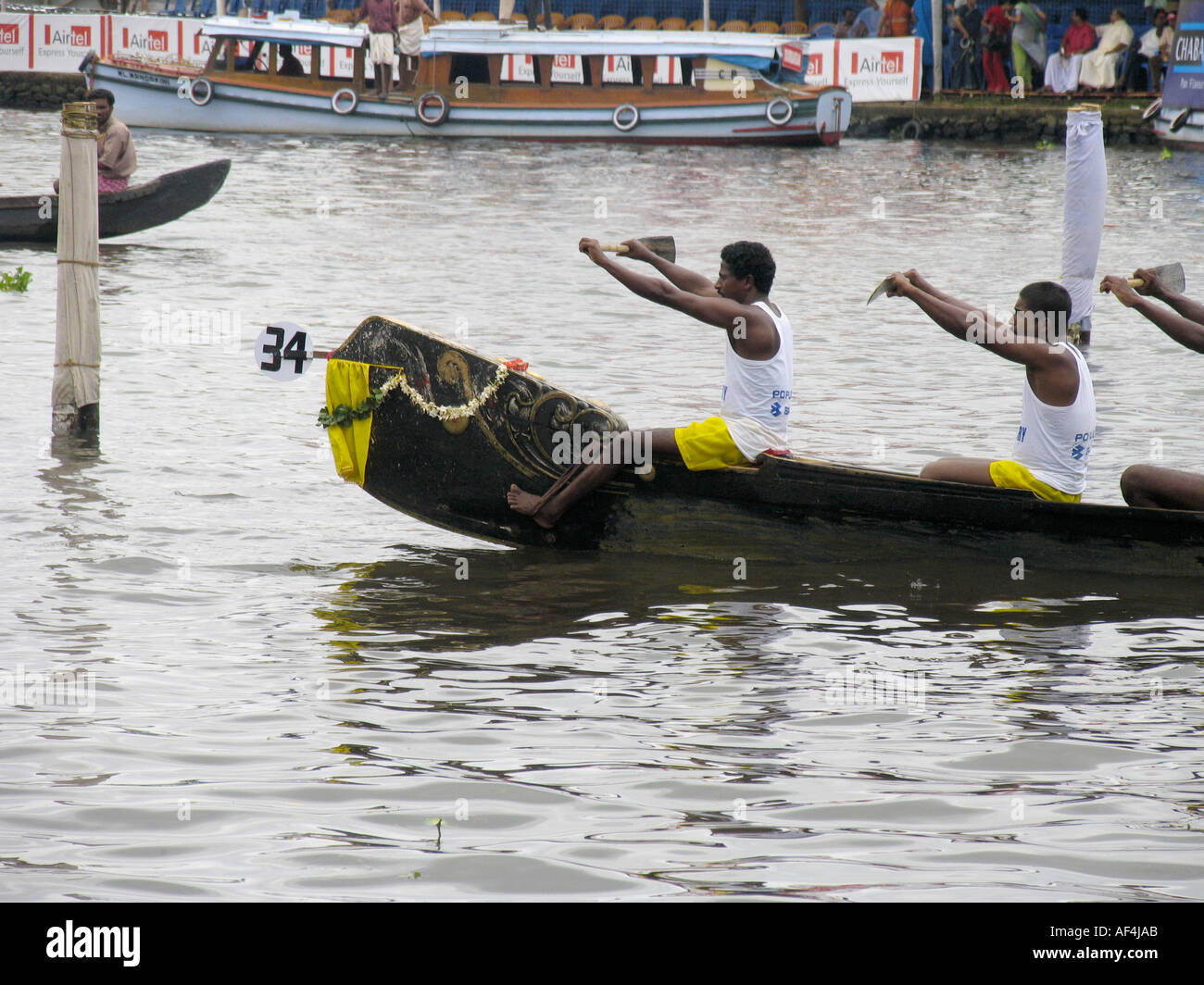 Vallamkali, la tradizionale corsa in barca con serpenti, è il momento culminante del festival Onam. Lago PUNNAMADA, Alappuzha, Kerala. Agosto-settembre Foto Stock