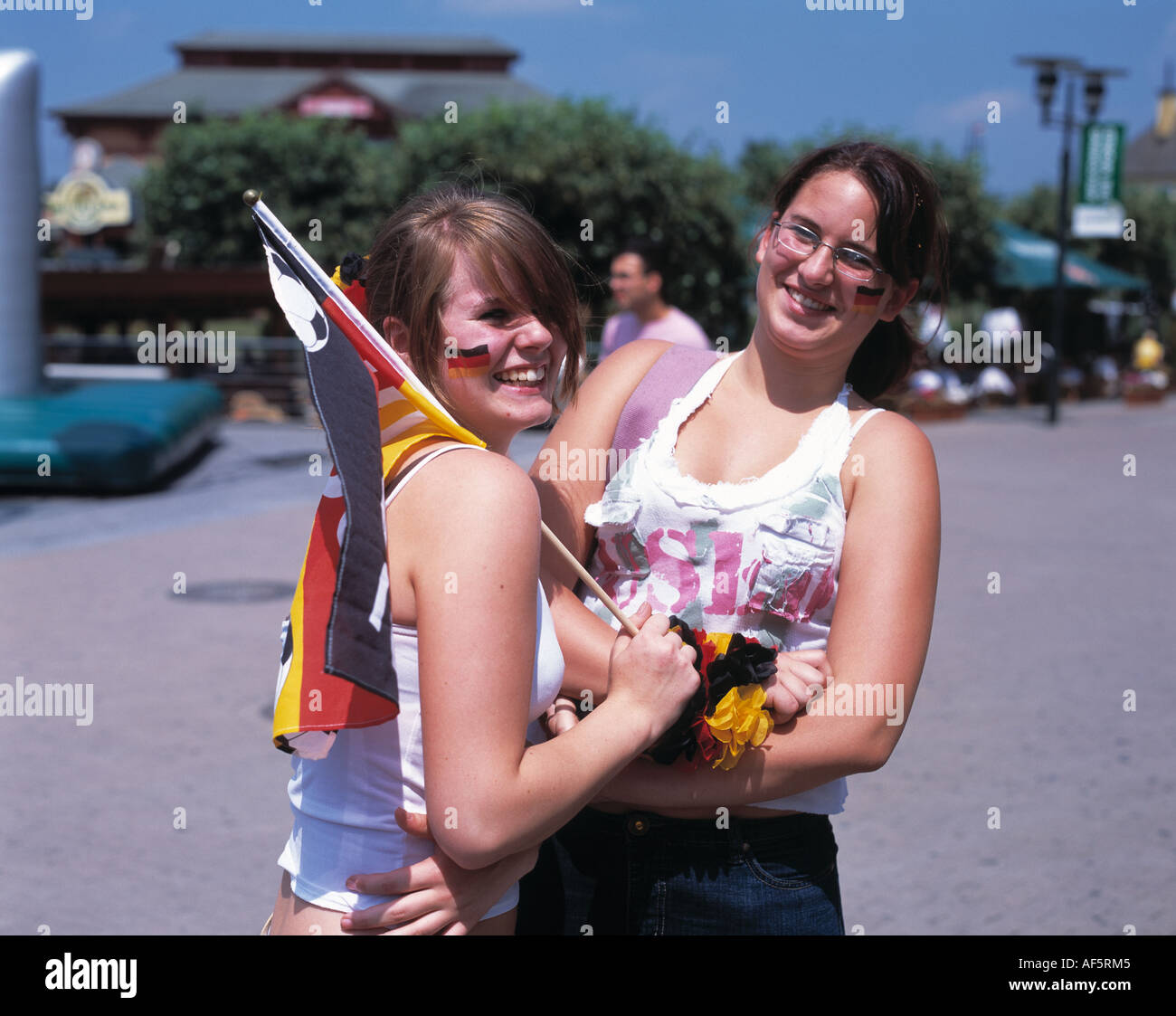 Campionato mondiale di calcio 2006 in Germania, Oberhausen, la zona della Ruhr, Renania settentrionale-Vestfalia, ventola party presso il centro commerciale Centro di Oberhausen, tifosi tedeschi nei colori nazionali Foto Stock