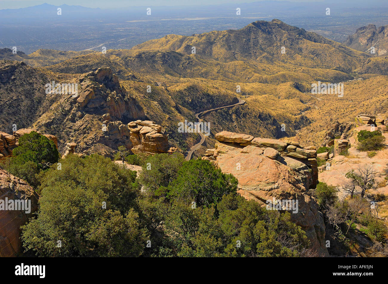 Vista generale dal Cielo Isole Parkway con Tucson in background, Arizona USA Foto Stock