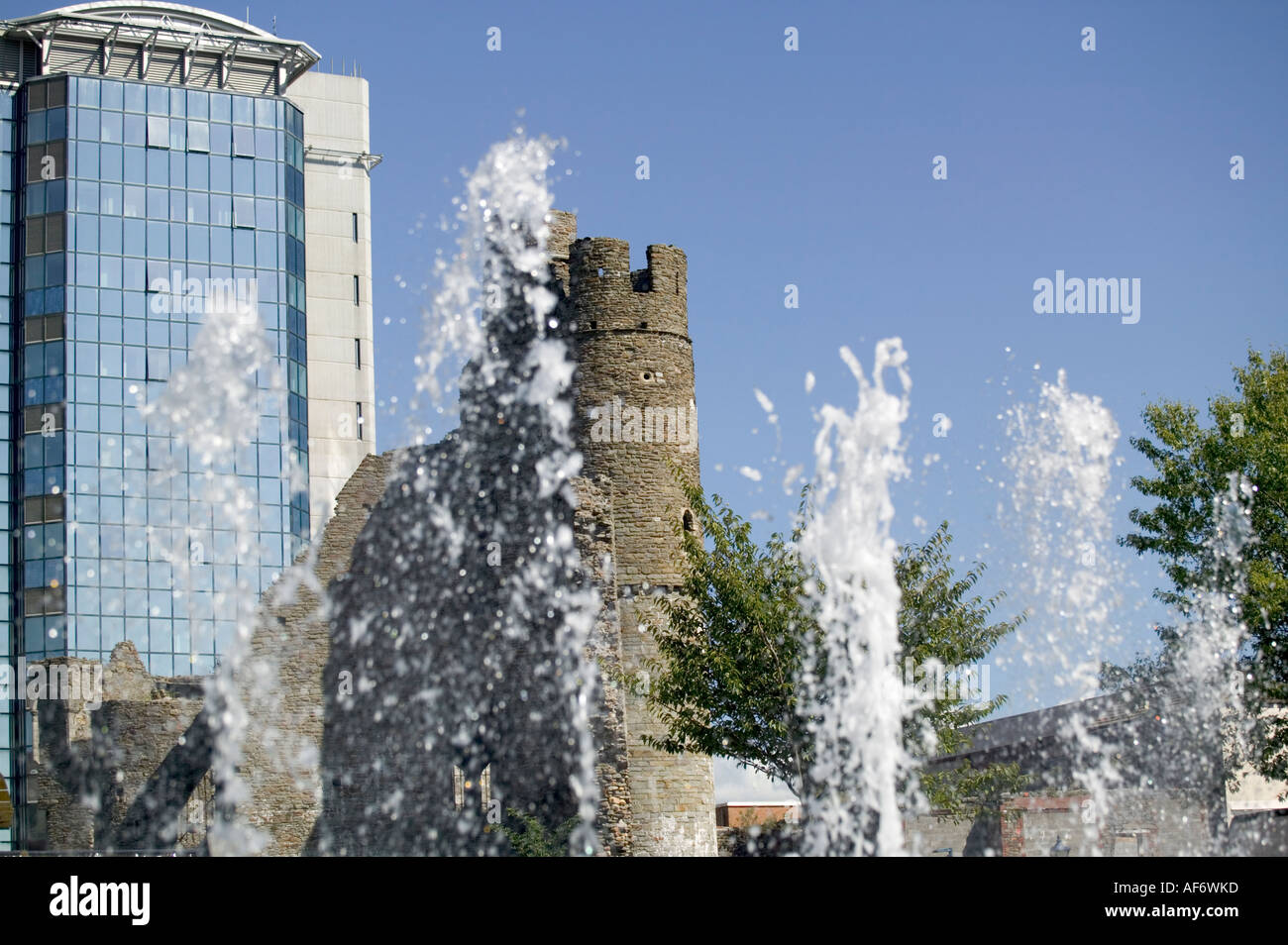 Piazza castello fontane Swansea Galles Foto Stock