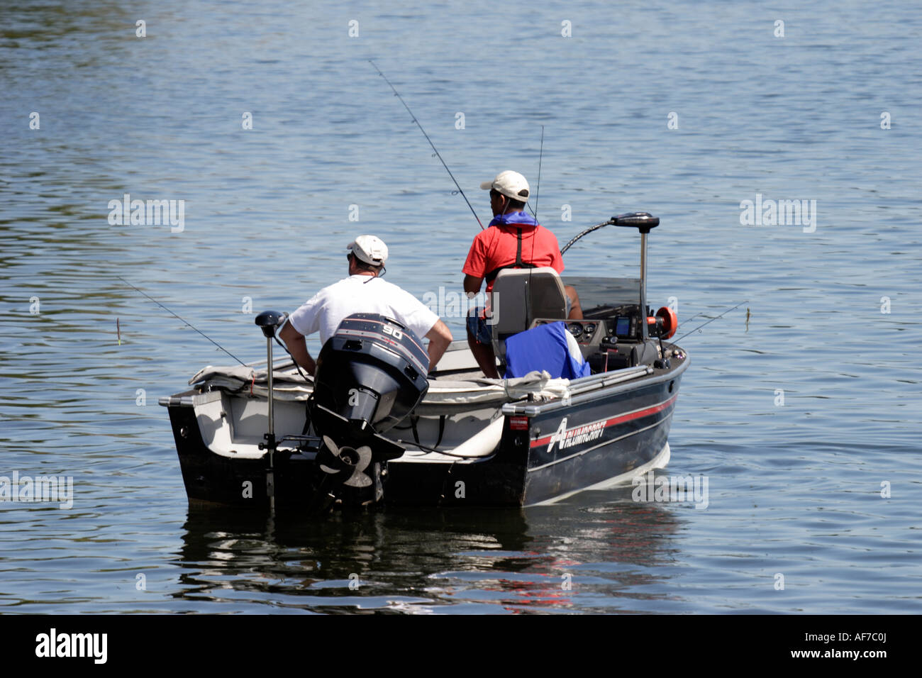 Due Fisherman trolling con motore elettrico Foto Stock