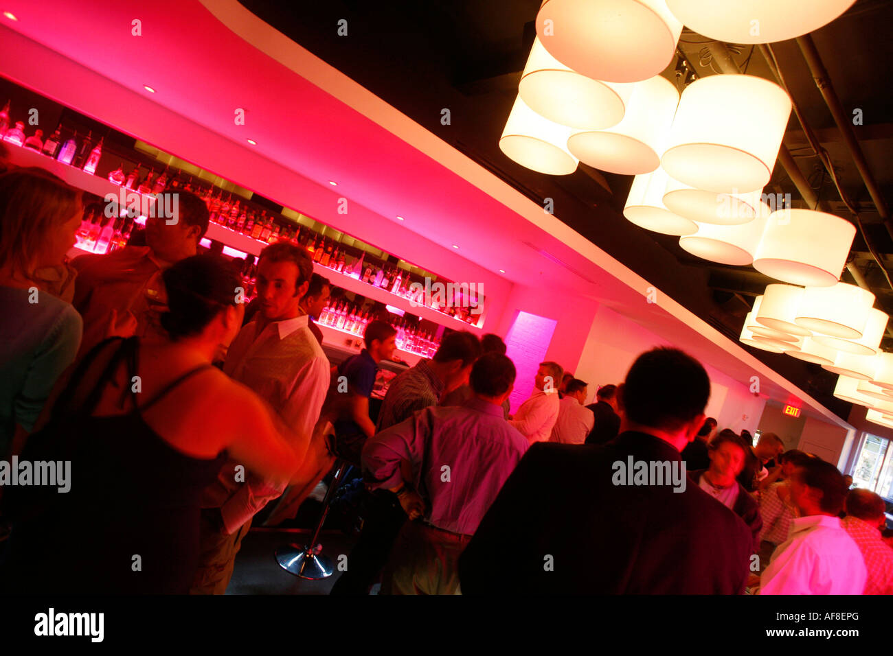 Persone in Halo Bar, Washington DC, Stati Uniti, STATI UNITI D'AMERICA Foto Stock