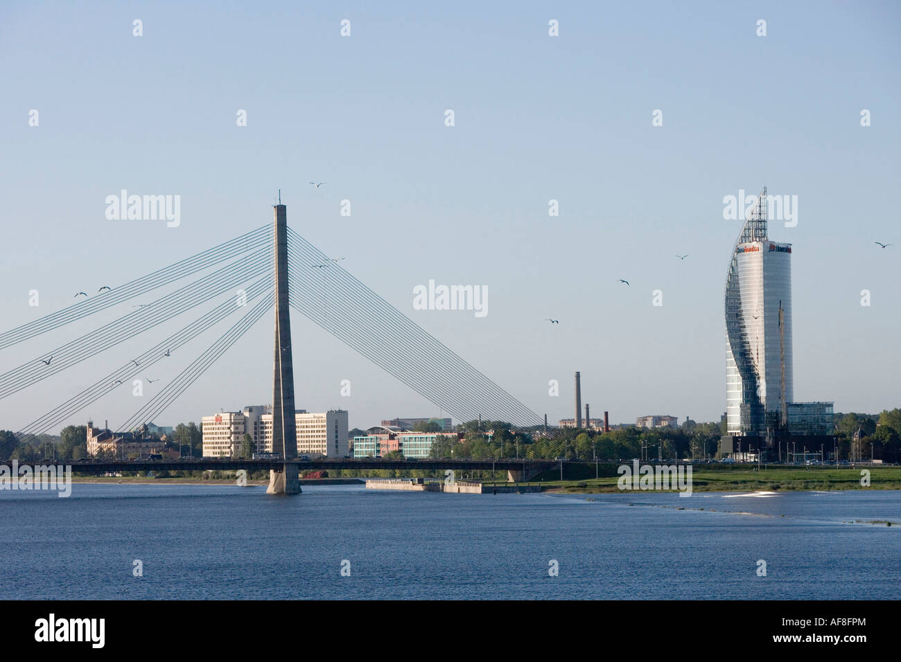 Ponte Vansu oltre il Fiume Daugava, vista dalla MS Europa, Riga, Lettonia Foto Stock