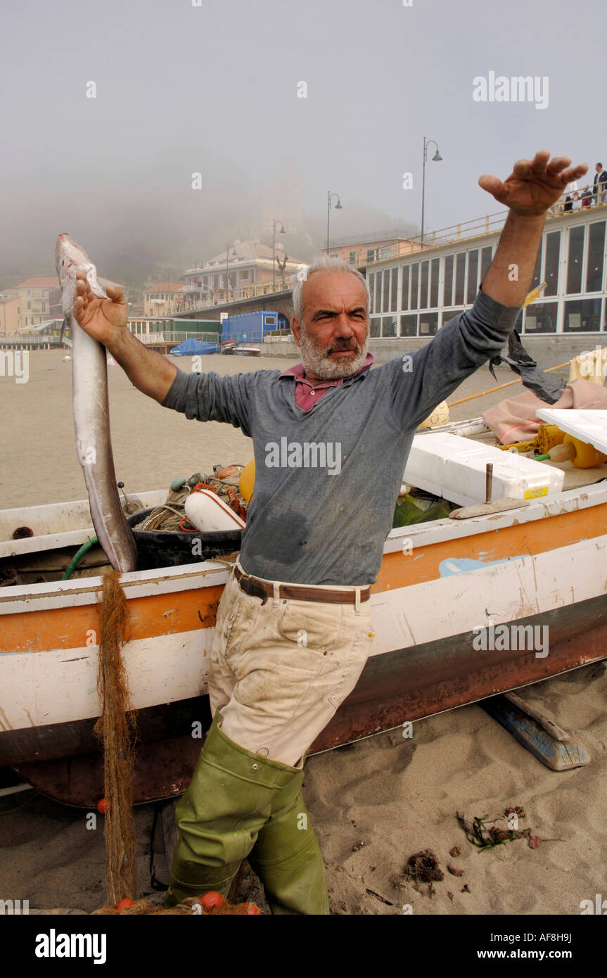 Pescatore, Moneglia, Liguria, Italia Foto Stock