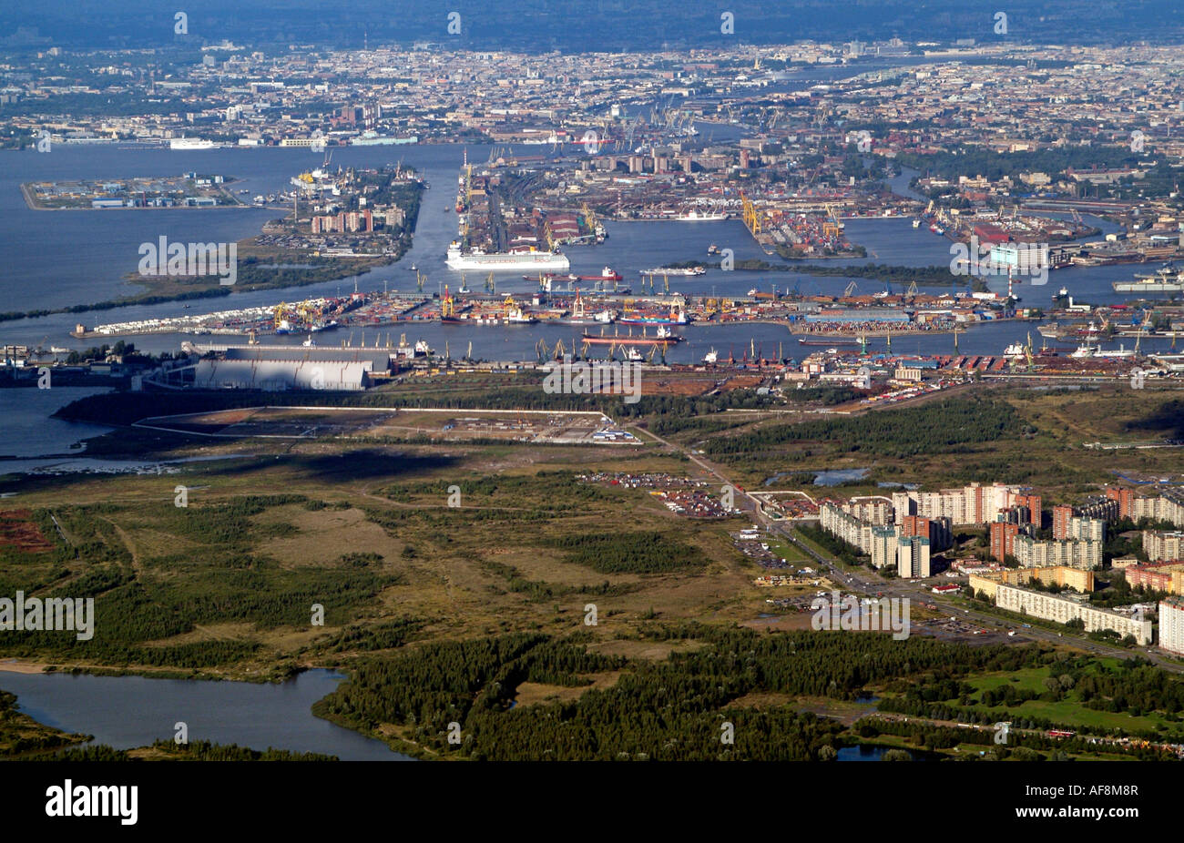 Il porto di San Pietroburgo Russia e la voce per il Golfo di Finlandia  vista aerea Foto stock - Alamy