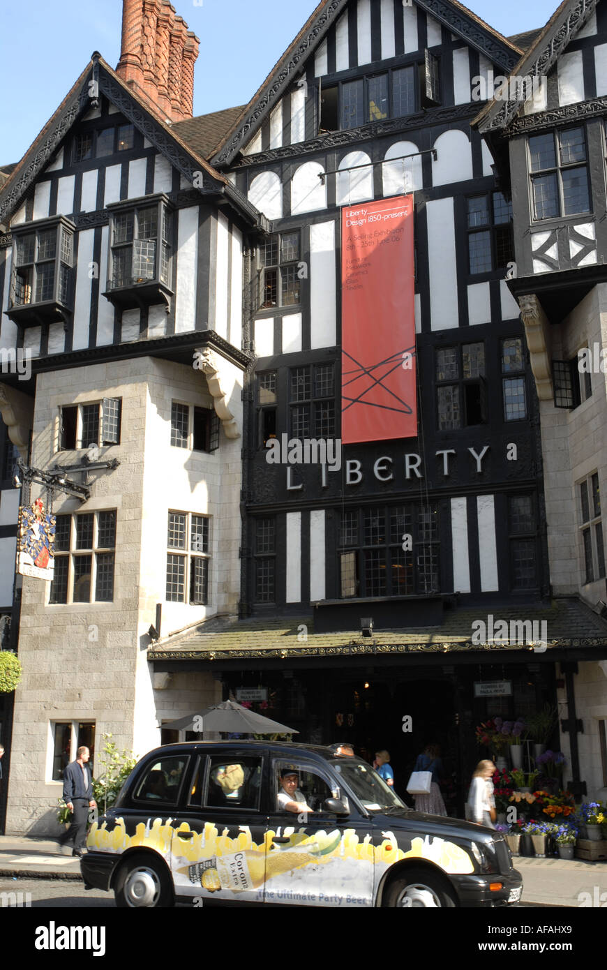 Liberty Department Store, nel West End di Londra, Inghilterra, Foto Stock
