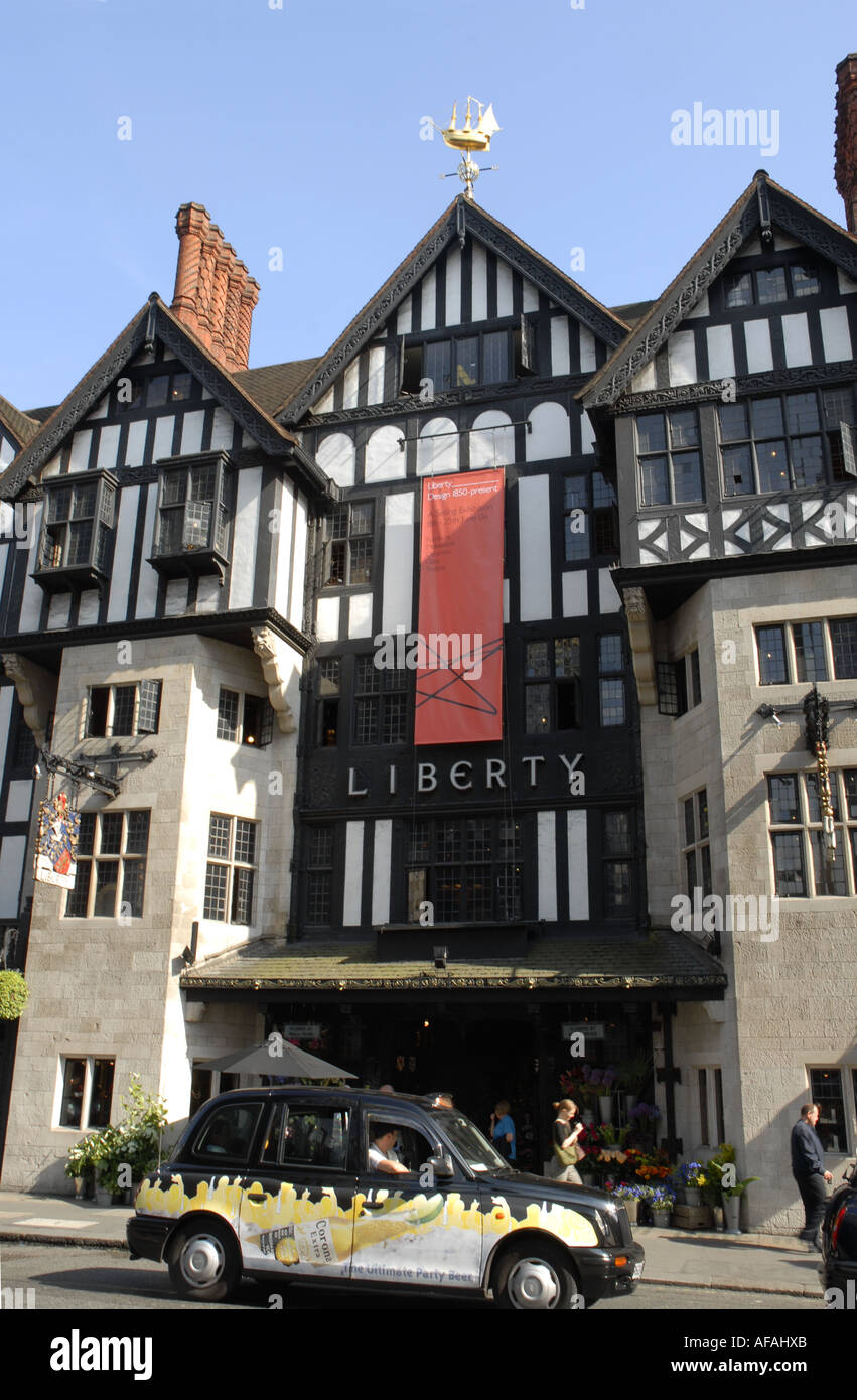 Liberty Department Store, nel West End di Londra, Inghilterra, Foto Stock