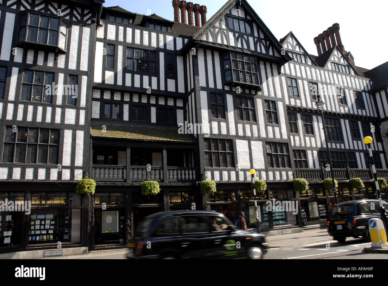 La libertà che conduce il West End di Londra department store. Foto Stock