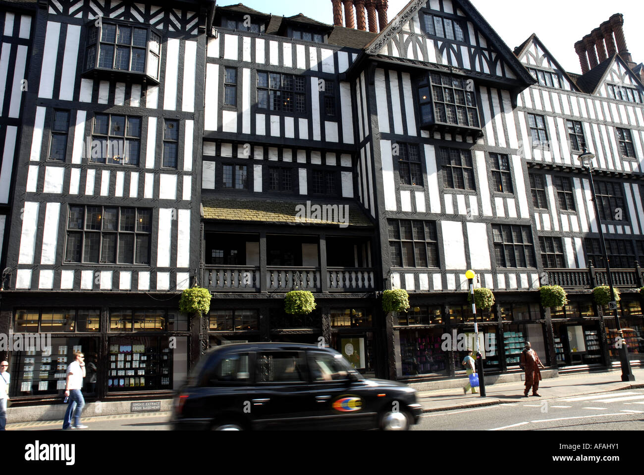 La libertà che conduce il West End di Londra department store. Foto Stock
