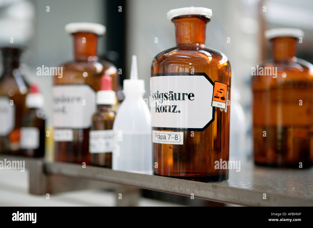 Acido acetico glaciale Foto Stock