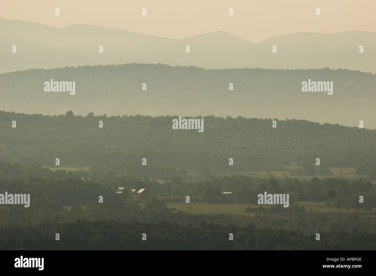 Montagne verdi Vermont visto dal lato West Lake Champlain Foto Stock