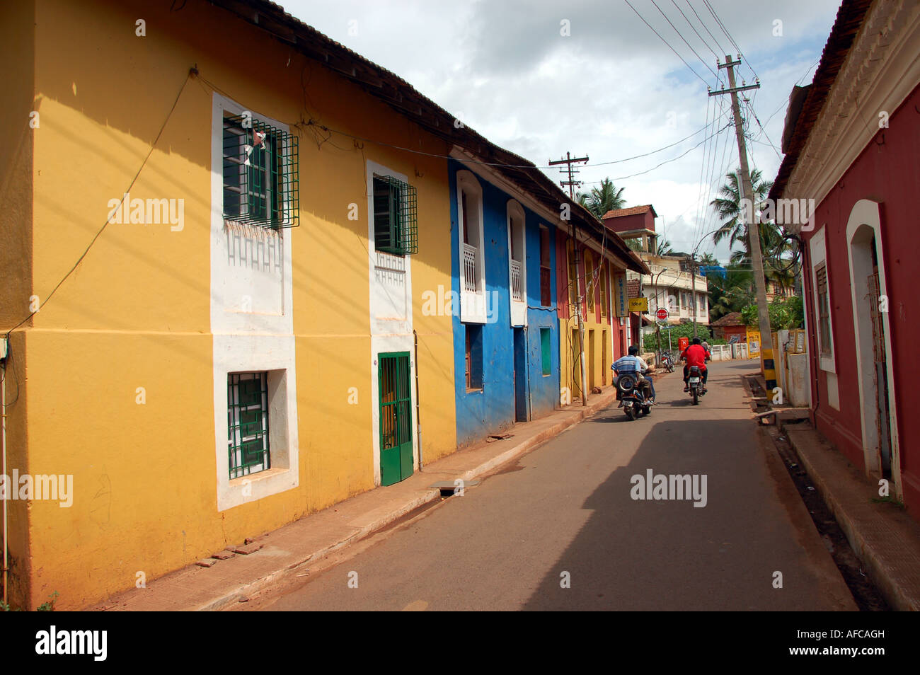 Colorate case dipinte in Fontainhas quartiere latino di Panaji, Goa Foto Stock