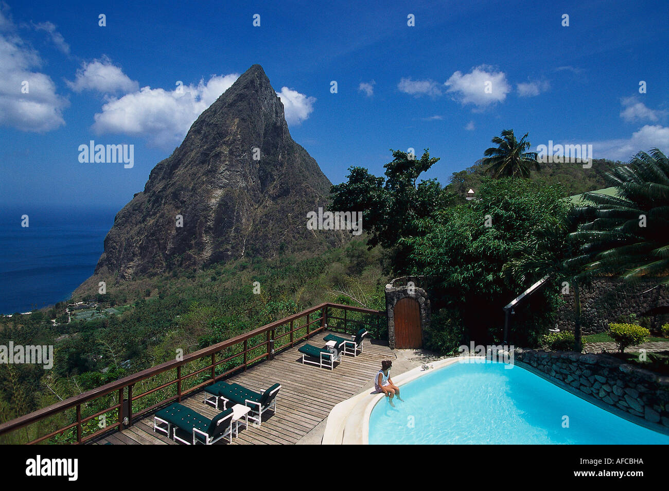 La piscina e il Petit Piton, Ladera Resort, vicino Soufriere Saint Lucia Foto Stock