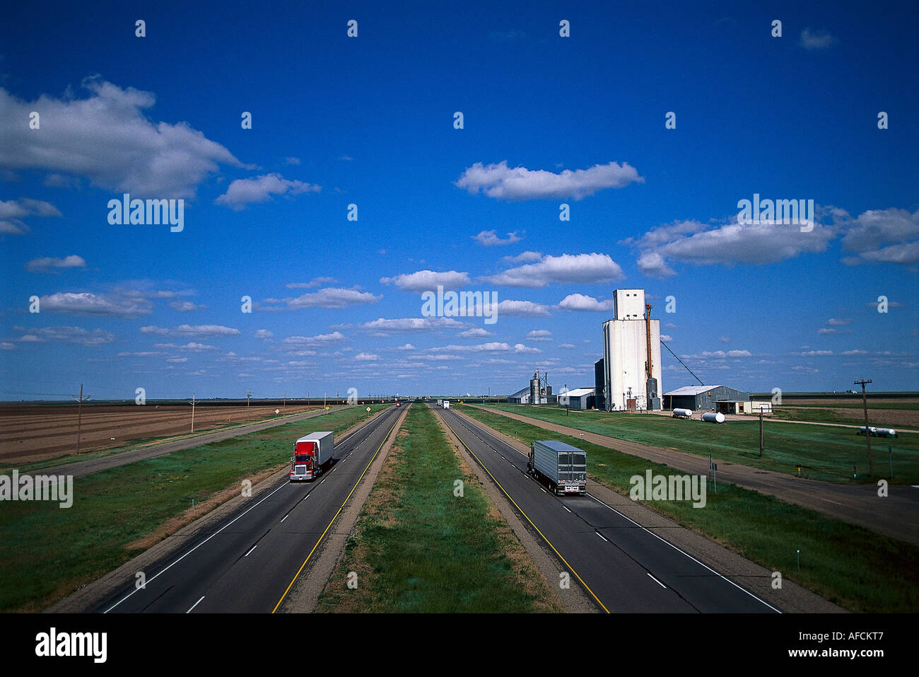 I carrelli sulla Interstate 40, vicino Groom-Texas USA Foto Stock