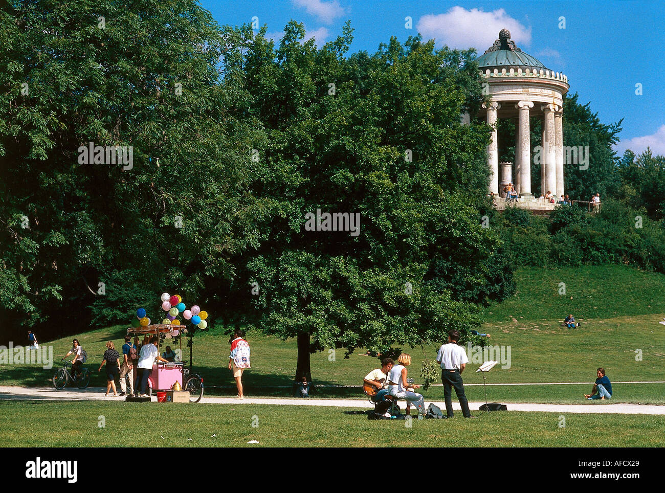 Geografia / viaggi, in Germania, in Baviera, Monaco di Baviera, Englischer Garten, il giardino inglese progettato dal 1789 AD, aperto 1793 Annuncio, ice-crea Foto Stock