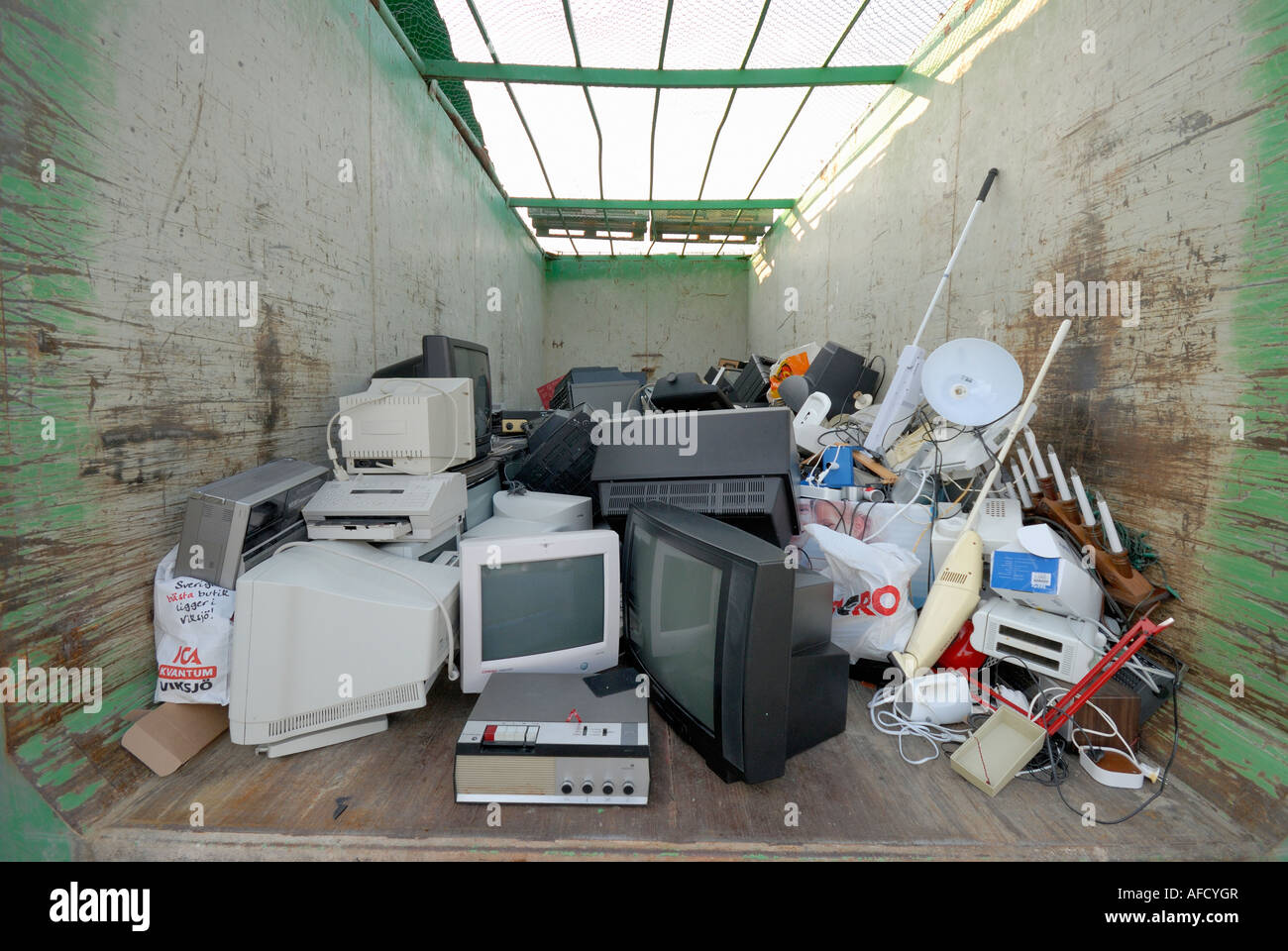 Stazione di riciclaggio per i prodotti elettronici Foto Stock