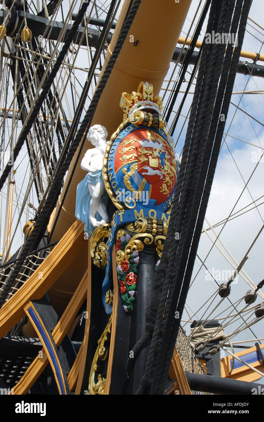 Prua e testa di figura, la famosa ammiraglia di Nelson, la vittoria di HMS, il cantiere storico, Portsmouth, Hampshire, Inghilterra, Regno Unito Foto Stock