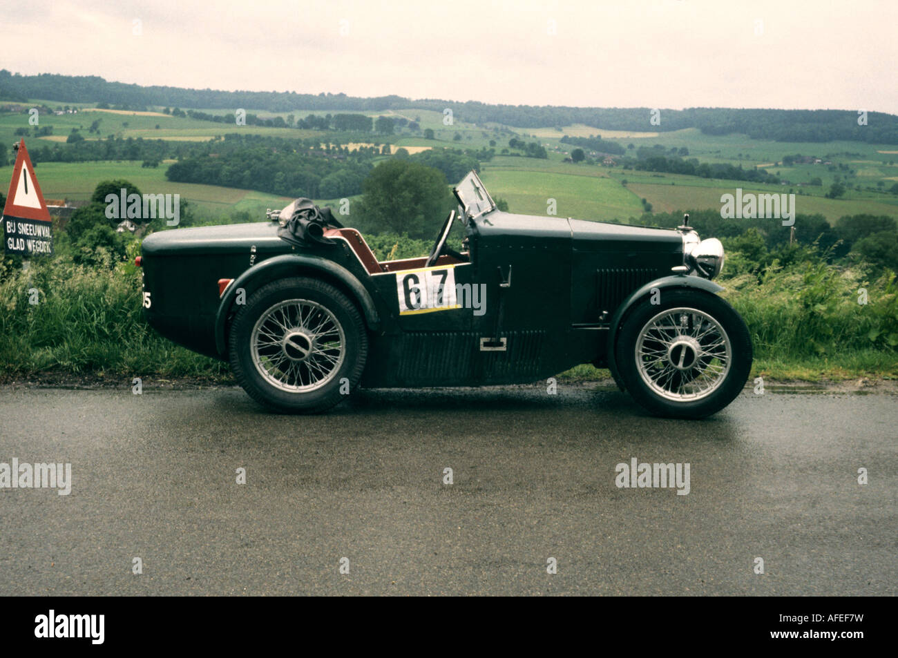 MG Midget verde M-tipo di concorrenza degli anni trenta auto nei pressi di Epen Limburgo, Paesi Bassi Foto Stock