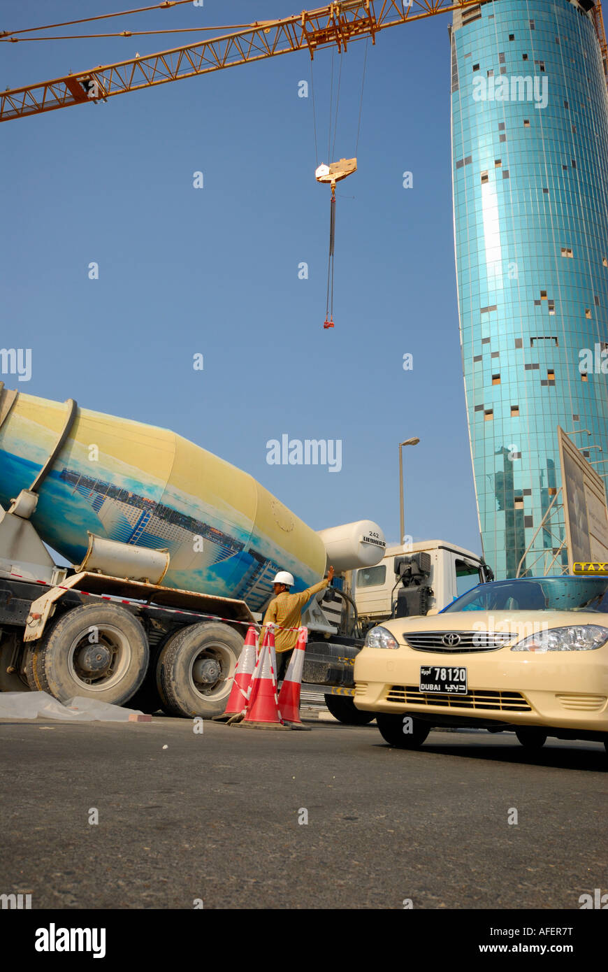 Sito in costruzione in Sheikh Zayed Road, Dubai, Emirati Arabi Uniti Foto Stock