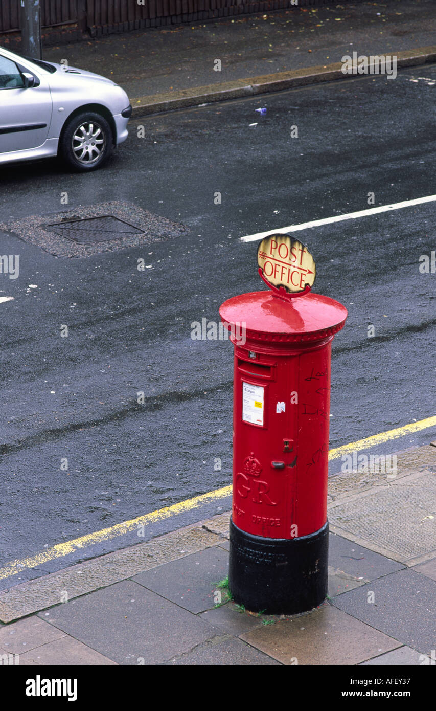 Originale King George postbox in Ealing Londra City Inghilterra REGNO UNITO Foto Stock