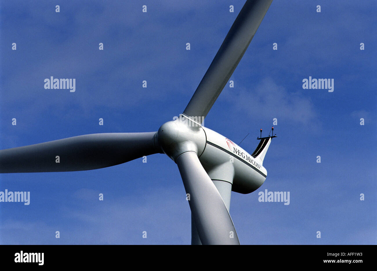 NEG Micon turbina eolica a Maasvlakte sulla costa del mare del Nord in Olanda. Foto Stock