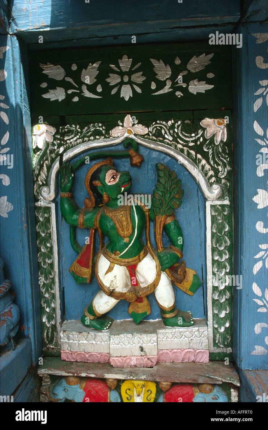 India Karnataka Mysore mestieri religione scolpita la figura del dio scimmia Hanuman Foto Stock