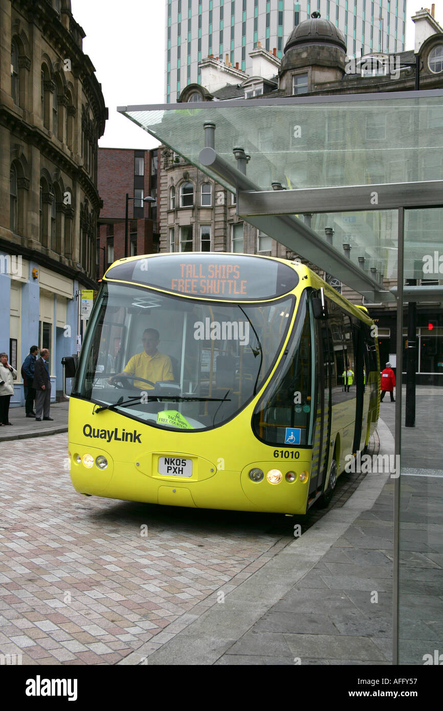 Ambiente elettrico bus amichevole Newcastle upon Tyne Inghilterra Foto Stock