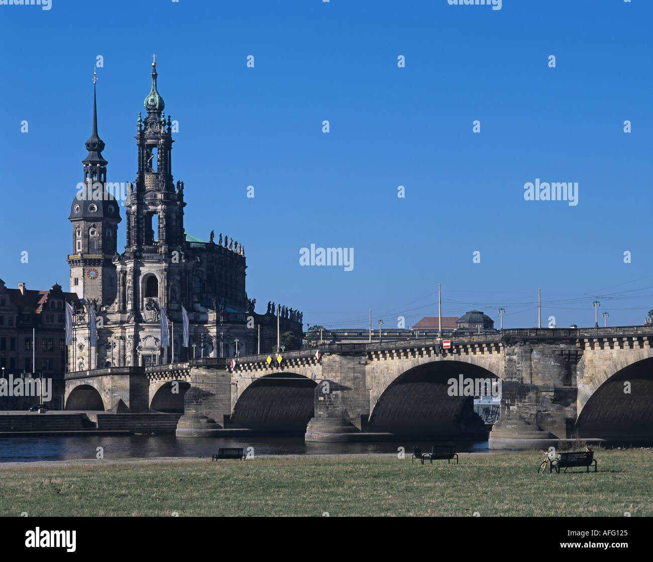 Germania Deutschland Dresda in Sassonia Sachsen Augustusbruecke Foto Stock