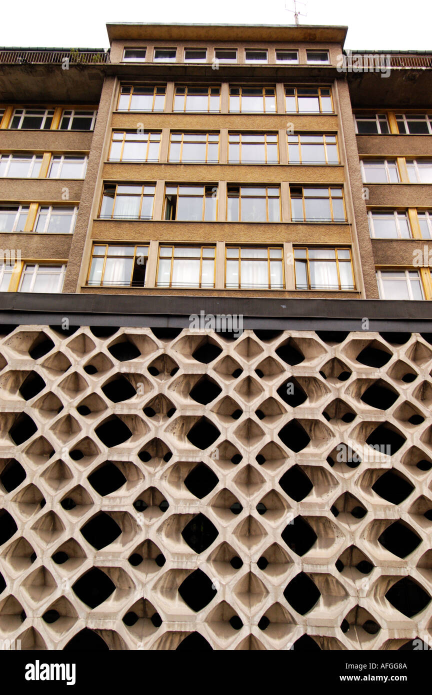Esterno della ex STASI la polizia segreta sede nella ex Berlino est che è ora un museo 2005 Foto Stock