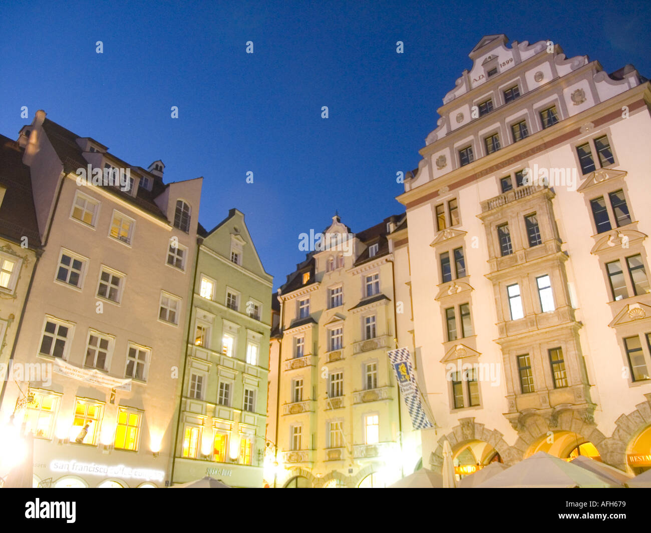 Germania Monaco di Baviera Platzl square a Hofbraeuhaus al crepuscolo Foto Stock